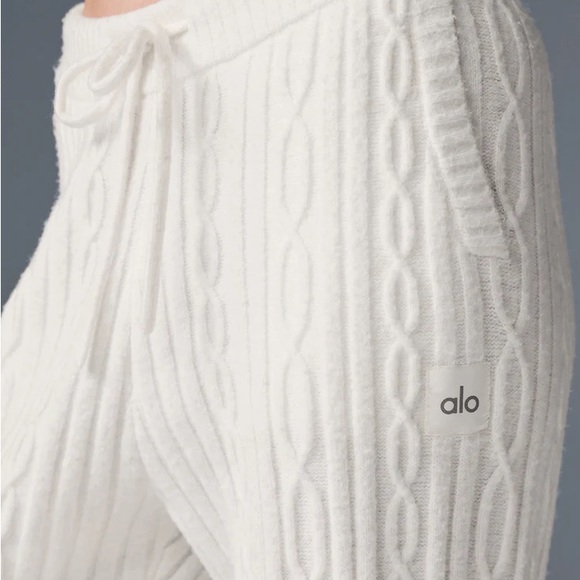 NWT Alo Yoga Cable Knit Winter Bliss Pant Ivory XXS - Picture 4 of 6